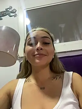 Snapshot of emma_oxford chatting on 22, 1, 2025 emma oxford online show from 22, 1, 2025