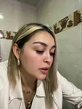 Snapshot of emma_oxford chatting on 6, 3, 2025 emma oxford online show from 6, 3, 2025