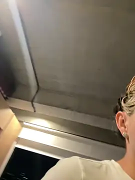 Snapshot of emma_oxford chatting on 1, 3, 2026 emma oxford online show from 1, 3, 2026