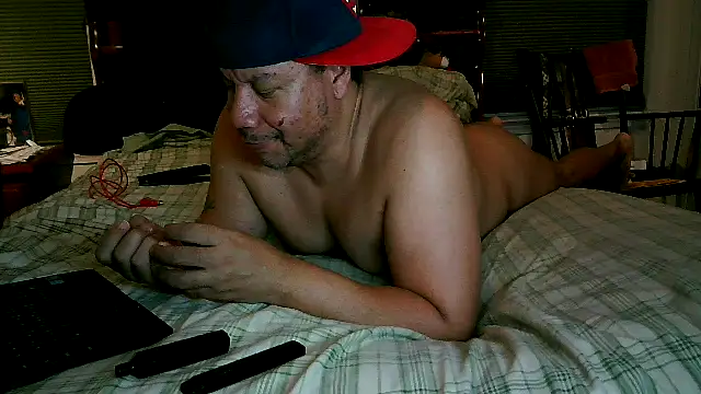 Snapshot of pimpdaddy4ever chatting on 4, 1, 2025 pimpdaddy4ever online show from 4, 1, 2025