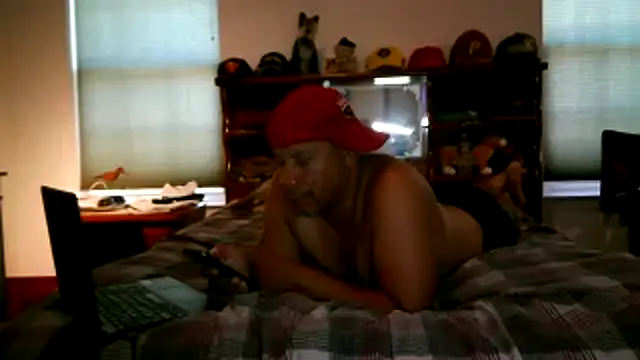 Snapshot of pimpdaddy4ever chatting on 4, 10, 2025 pimpdaddy4ever online show from 4, 10, 2025