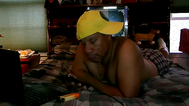 Snapshot of pimpdaddy4ever chatting on 19, 11, 2025 pimpdaddy4ever online show from 19, 11, 2025