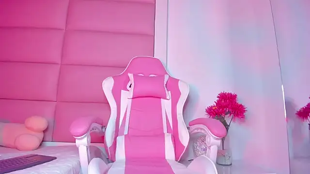 little-Emma online show from 3, 2, 2025