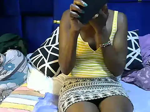 Snapshot of maya-bby chatting on 13, 2, 2025 maya-bby online show from 13, 2, 2025