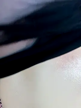 Snapshot of Evelyn_Moon chatting on 6, 10, 2025 Evelyn Moon online show from 6, 10, 2025