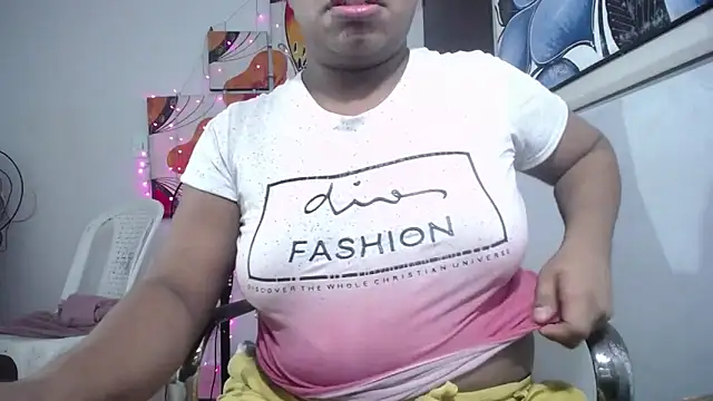 Snapshot of tsbigcock10incock chatting on 23, 6, 2026 tsbigcock10incock online show from 23, 6, 2026