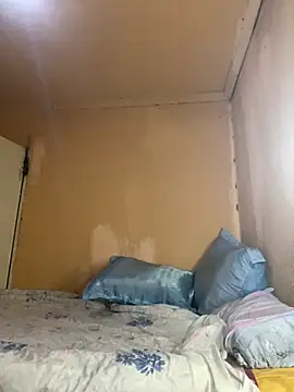 Snapshot of Babeyfacee chatting on 30, 10, 2025 Babeyfacee online show from 30, 10, 2025