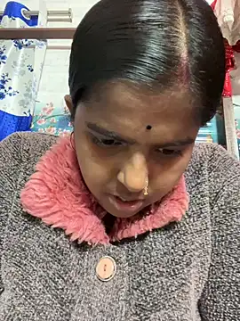 Snapshot of Beauty-queen chatting on 10, 1, 2025 Beauty-queen online show from 10, 1, 2025