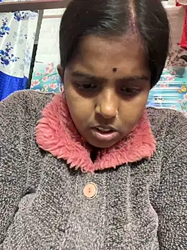 Snapshot of Beauty-queen chatting on 12, 1, 2025 Beauty-queen online show from 12, 1, 2025