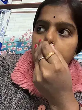 Snapshot of Beauty-queen chatting on 25, 1, 2025 Beauty-queen online show from 25, 1, 2025