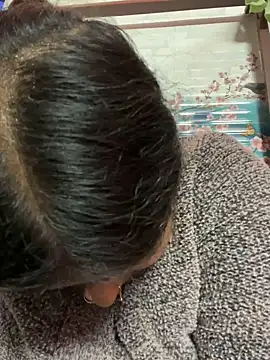 Snapshot of Beauty-queen chatting on 28, 1, 2025 Beauty-queen online show from 28, 1, 2025