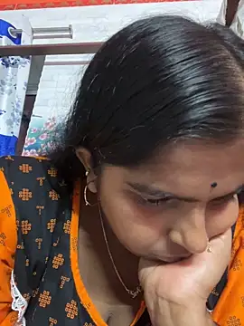 Snapshot of Beauty-queen chatting on 31, 1, 2025 Beauty-queen online show from 31, 1, 2025