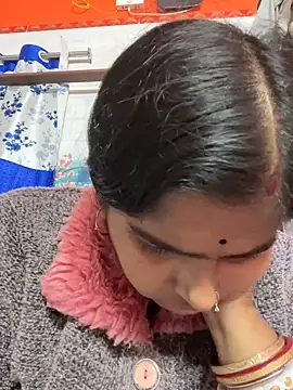 Snapshot of Beauty-queen chatting on 1, 2, 2025 Beauty-queen online show from 1, 2, 2025