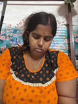 Snapshot of Beauty-queen chatting on 3, 2, 2025 Beauty-queen online show from 3, 2, 2025