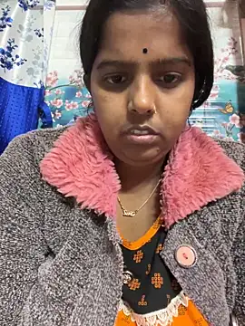 Snapshot of Beauty-queen chatting on 8, 2, 2025 Beauty-queen online show from 8, 2, 2025