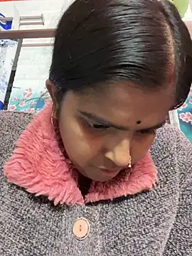 Snapshot of Beauty-queen chatting on 14, 2, 2025 Beauty-queen online show from 14, 2, 2025