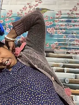 Snapshot of Beauty-queen chatting on 18, 2, 2025 Beauty-queen online show from 18, 2, 2025