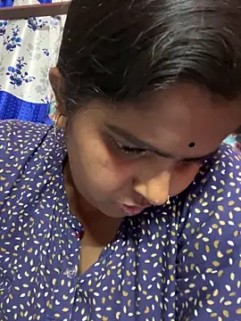 Snapshot of Beauty-queen chatting on 4, 3, 2025 Beauty-queen online show from 4, 3, 2025