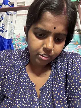 Snapshot of Beauty-queen chatting on 4, 3, 2025 Beauty-queen online show from 4, 3, 2025