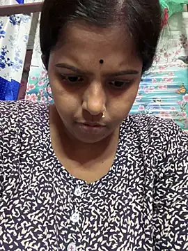 Snapshot of Beauty-queen chatting on 5, 3, 2025 Beauty-queen online show from 5, 3, 2025