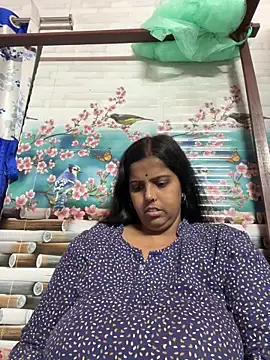 Snapshot of Beauty-queen chatting on 6, 3, 2025 Beauty-queen online show from 6, 3, 2025