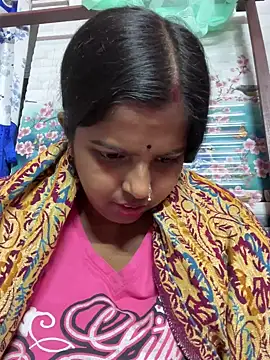 Snapshot of Beauty-queen chatting on 7, 3, 2025 Beauty-queen online show from 7, 3, 2025