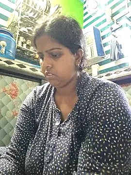 Snapshot of Beauty-queen chatting on 10, 3, 2025 Beauty-queen online show from 10, 3, 2025