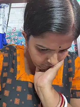 Snapshot of Beauty-queen chatting on 11, 3, 2025 Beauty-queen online show from 11, 3, 2025