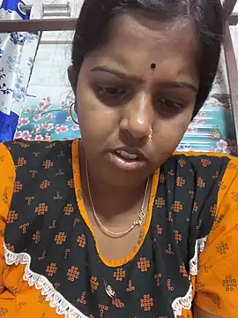 Snapshot of Beauty-queen chatting on 17, 3, 2025 Beauty-queen online show from 17, 3, 2025