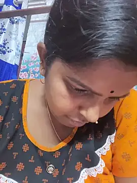 Snapshot of Beauty-queen chatting on 20, 3, 2025 Beauty-queen online show from 20, 3, 2025