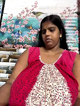 Snapshot of Beauty-queen chatting on 18, 9, 2025 Beauty-queen online show from 18, 9, 2025