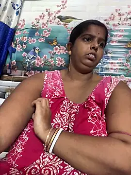 Snapshot of Beauty-queen chatting on 22, 9, 2025 Beauty-queen online show from 22, 9, 2025