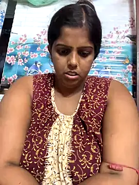 Snapshot of Beauty-queen chatting on 8, 10, 2025 Beauty-queen online show from 8, 10, 2025