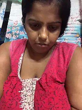 Snapshot of Beauty-queen chatting on 11, 10, 2025 Beauty-queen online show from 11, 10, 2025