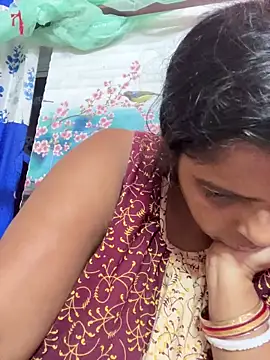 Snapshot of Beauty-queen chatting on 12, 10, 2025 Beauty-queen online show from 12, 10, 2025