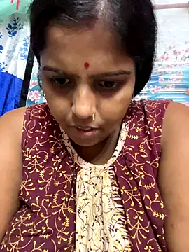 Snapshot of Beauty-queen chatting on 14, 10, 2025 Beauty-queen online show from 14, 10, 2025