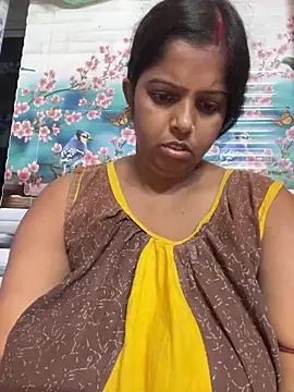 Snapshot of Beauty-queen chatting on 18, 10, 2025 Beauty-queen online show from 18, 10, 2025