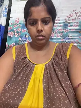 Snapshot of Beauty-queen chatting on 26, 10, 2025 Beauty-queen online show from 26, 10, 2025