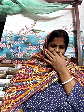 Snapshot of Beauty-queen chatting on 14, 11, 2025 Beauty-queen online show from 14, 11, 2025