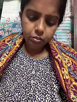 Snapshot of Beauty-queen chatting on 19, 11, 2025 Beauty-queen online show from 19, 11, 2025