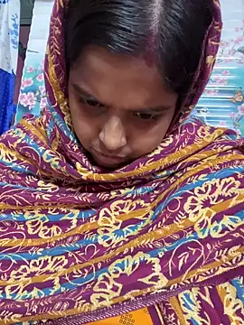 Snapshot of Beauty-queen chatting on 22, 11, 2025 Beauty-queen online show from 22, 11, 2025