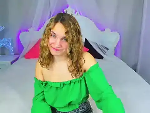 Snapshot of Milka_Blond chatting on 27, 1, 2025 Milka Blond online show from 27, 1, 2025