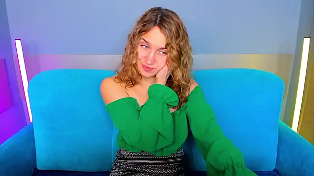 Snapshot of Milka_Blond chatting on 6, 2, 2025 Milka Blond online show from 6, 2, 2025