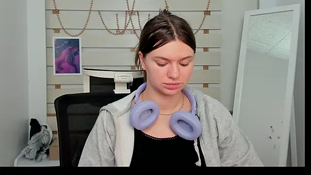 Josephine Kiss online show from 27, 1, 2025