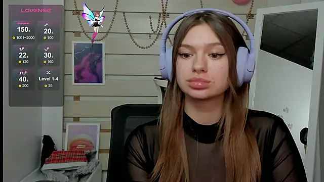 Josephine Kiss online show from 9, 3, 2025