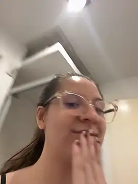 livgomez online show from 2, 10, 2025