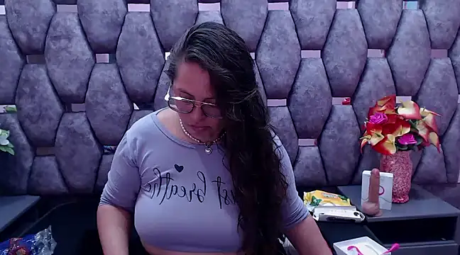 Snapshot of SaraThomso chatting on 15, 12, 2024 SaraThomso online show from 15, 12, 2024