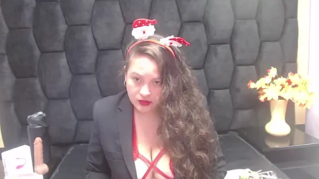 Snapshot of SaraThomso chatting on 24, 12, 2024 SaraThomso online show from 24, 12, 2024