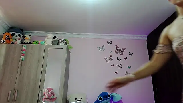 caroline jonson online show from 13, 2, 2025