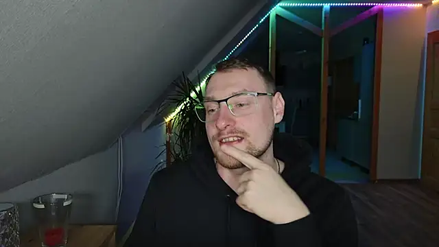 Snapshot of Relsxboy chatting on 11, 2, 2025 Relsxboy online show from 11, 2, 2025